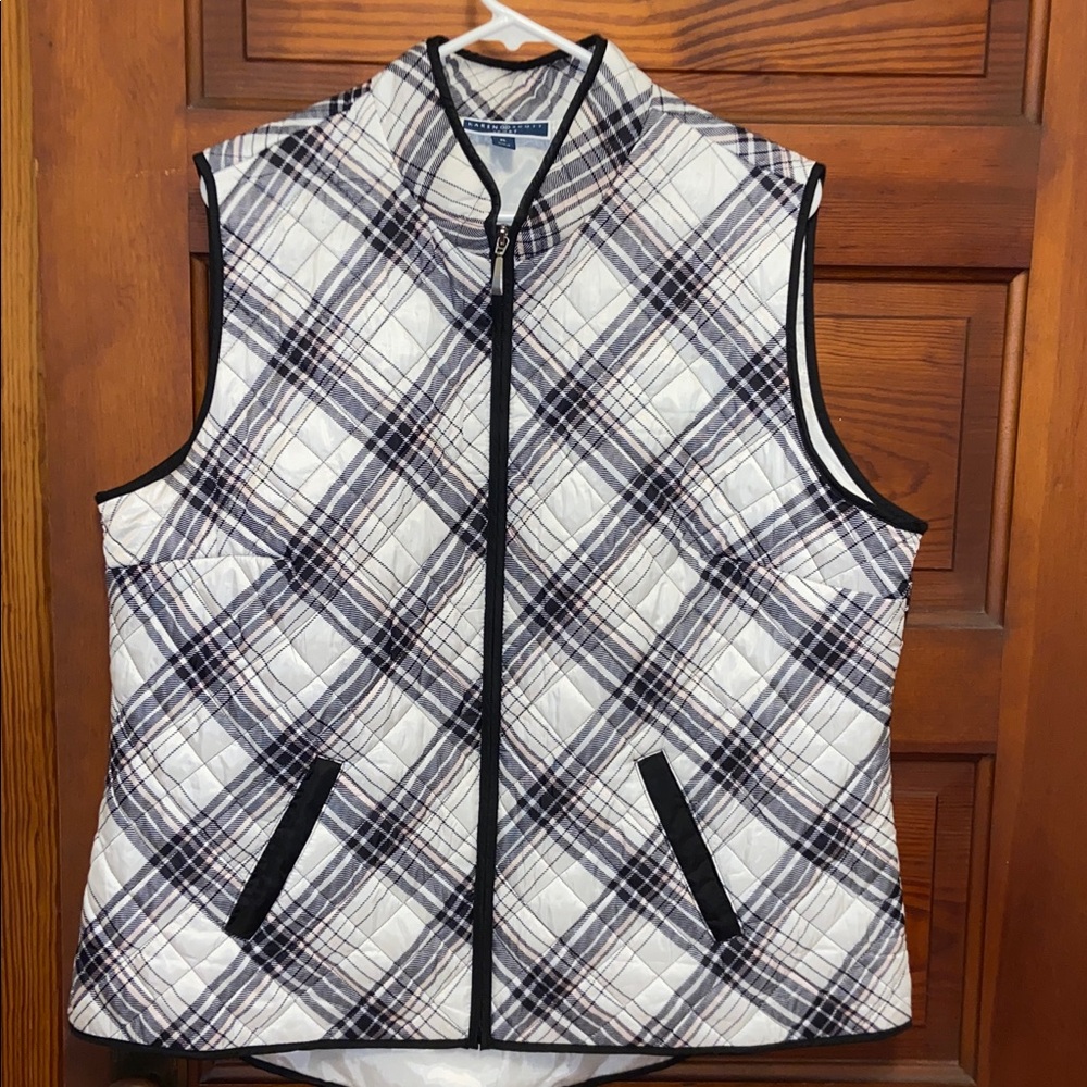 Karen Scott Black and White Quilted Vest